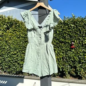 I’m petite and it’s a regular. I don’t fit regular tops.